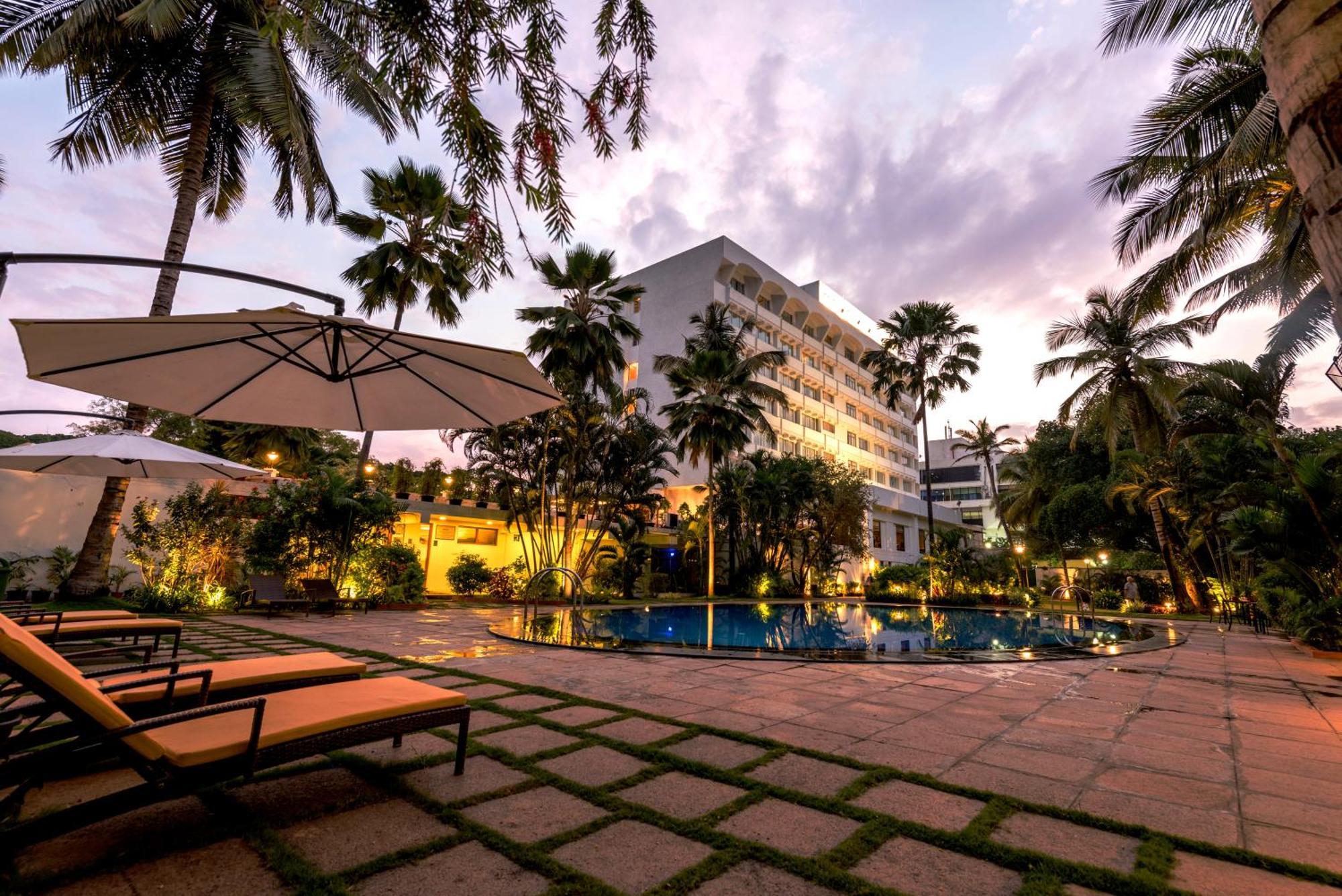 Southern Star,Mysore Exterior photo The Leela Palace, Bangalore