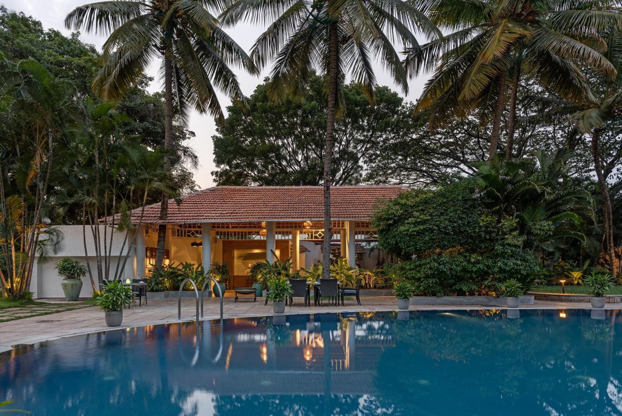 Southern Star,Mysore Exterior photo The swimming pool at the hotel