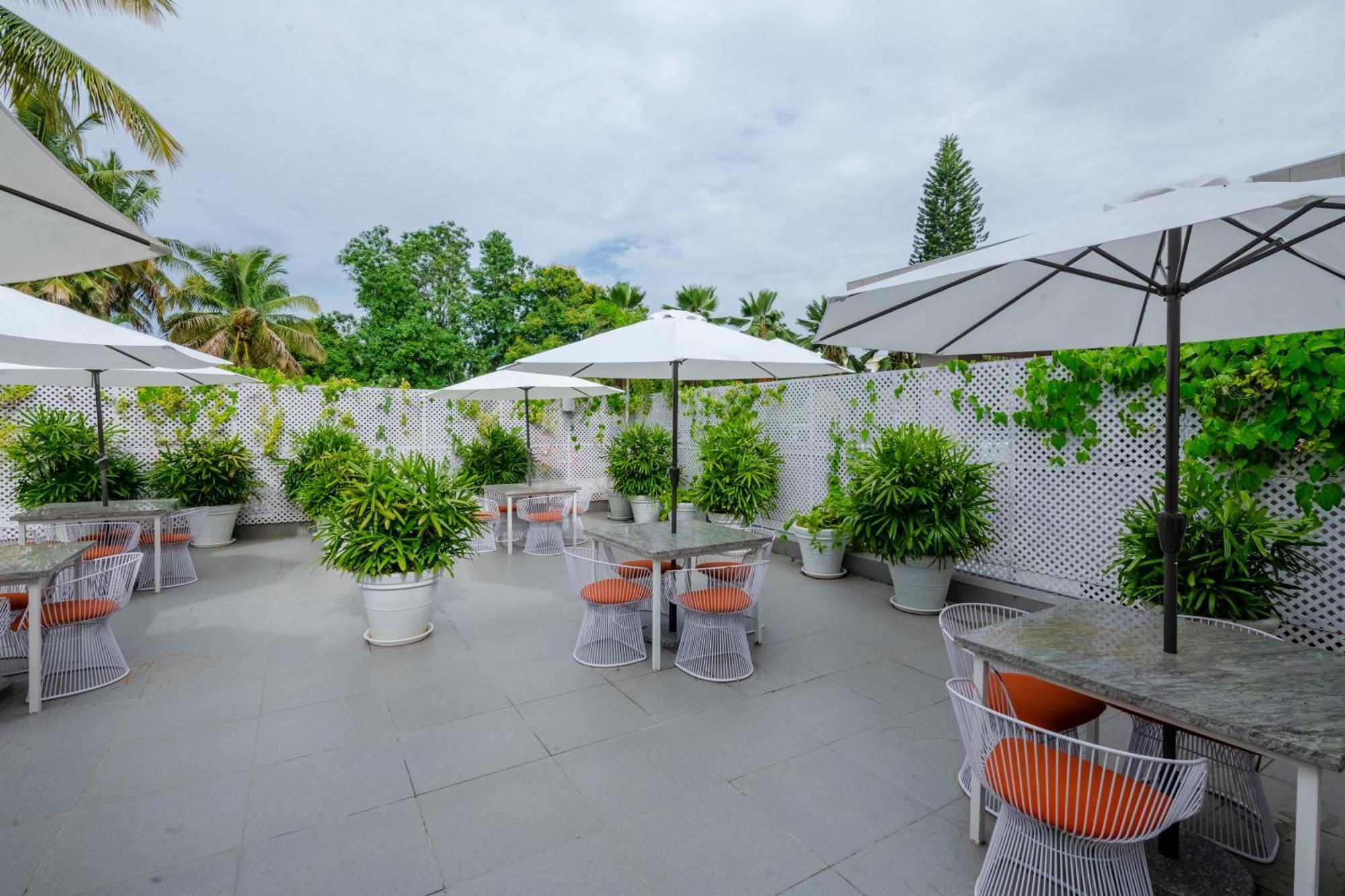 Southern Star,Mysore Exterior photo The rooftop bar at the hotel